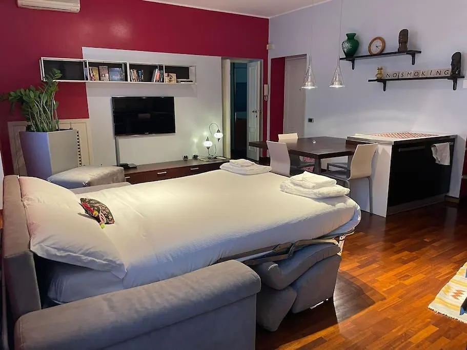 Apartamento Cozy Flat Mins Walk To Navigli And Metro Porta Genova Milán