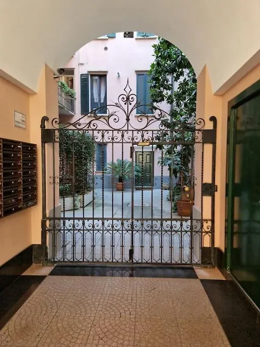 Apartamento Cozy Flat Mins Walk To Navigli And Metro Porta Genova Milán