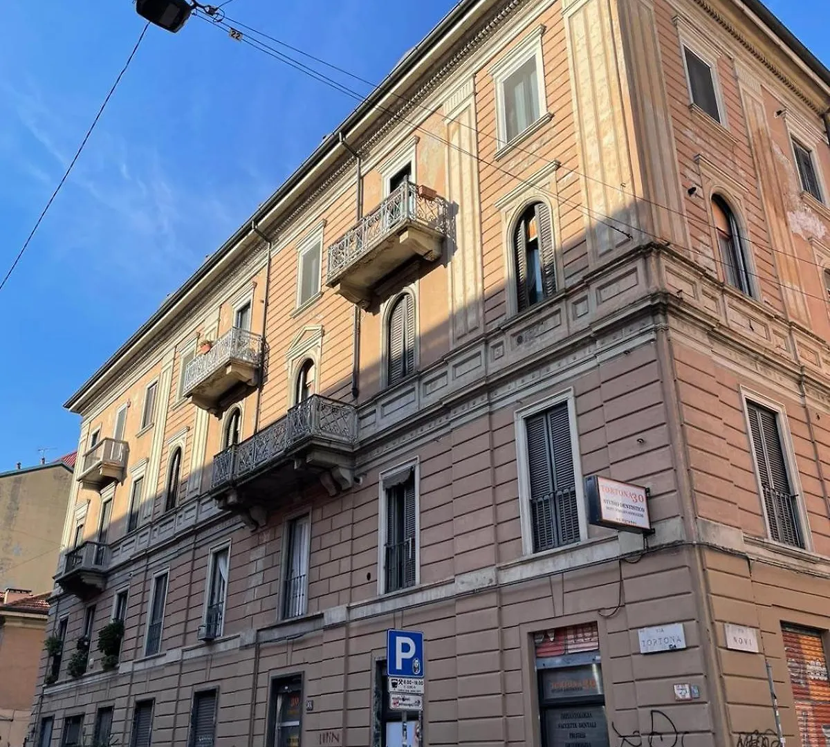 Apartamento Cozy Flat Mins Walk To Navigli And Metro Porta Genova Milán Italia