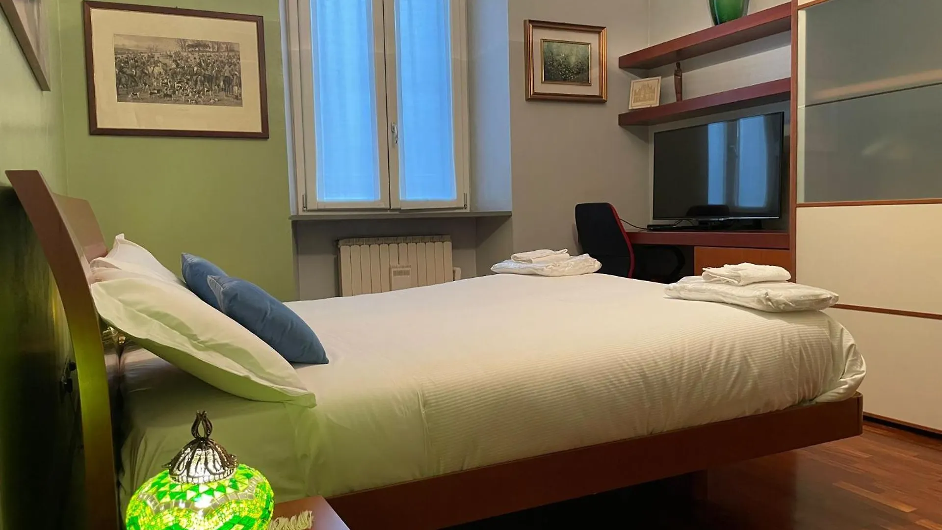 Apartamento Cozy Flat Mins Walk To Navigli And Metro Porta Genova Milán