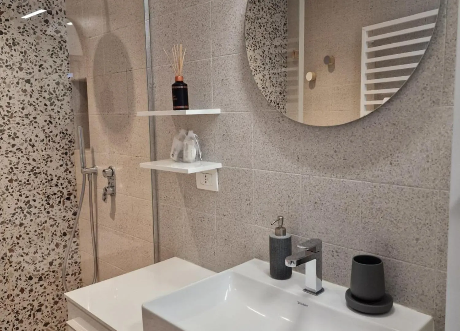 شقة Cozy Flat Mins Walk To Navigli And Metro Porta Genova ميلان
